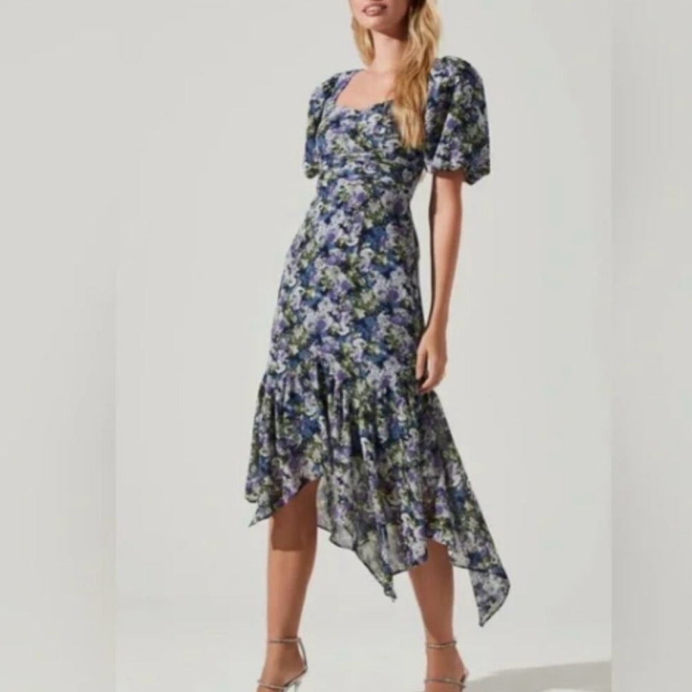 ASTR Women's Large Floral Short Puff Sleeve Asymmetrical Ruffle Hem Midi Dress